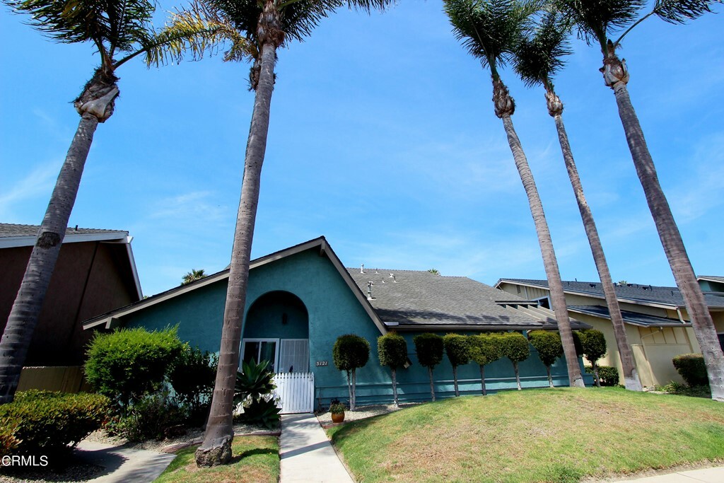 Property Photo:  3121 Harbor Boulevard  CA 93001 