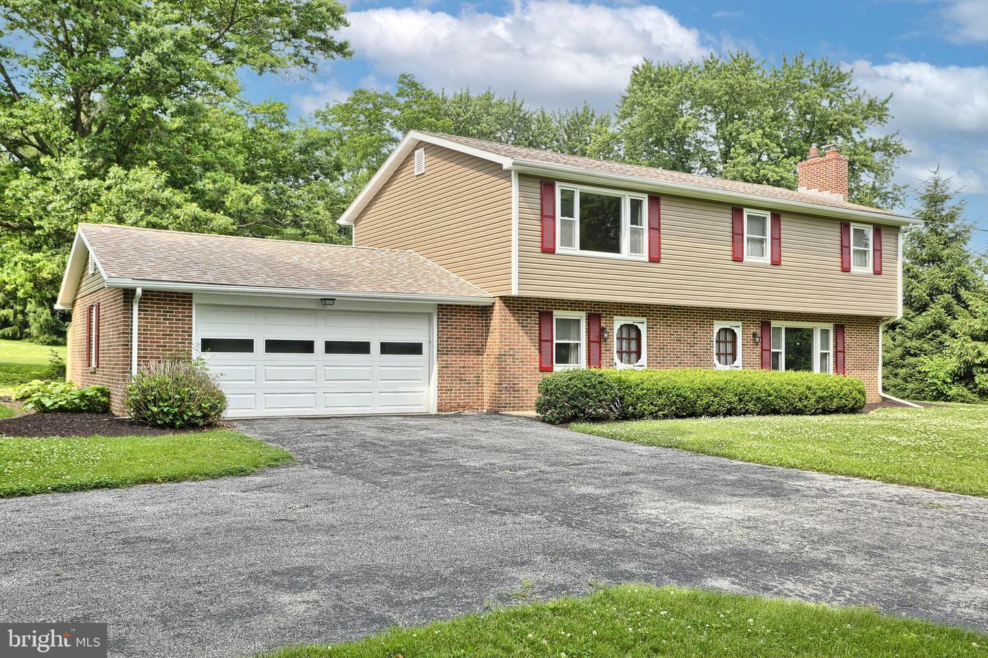 Property Photo:  5 Evergreen Lane  PA 17015 