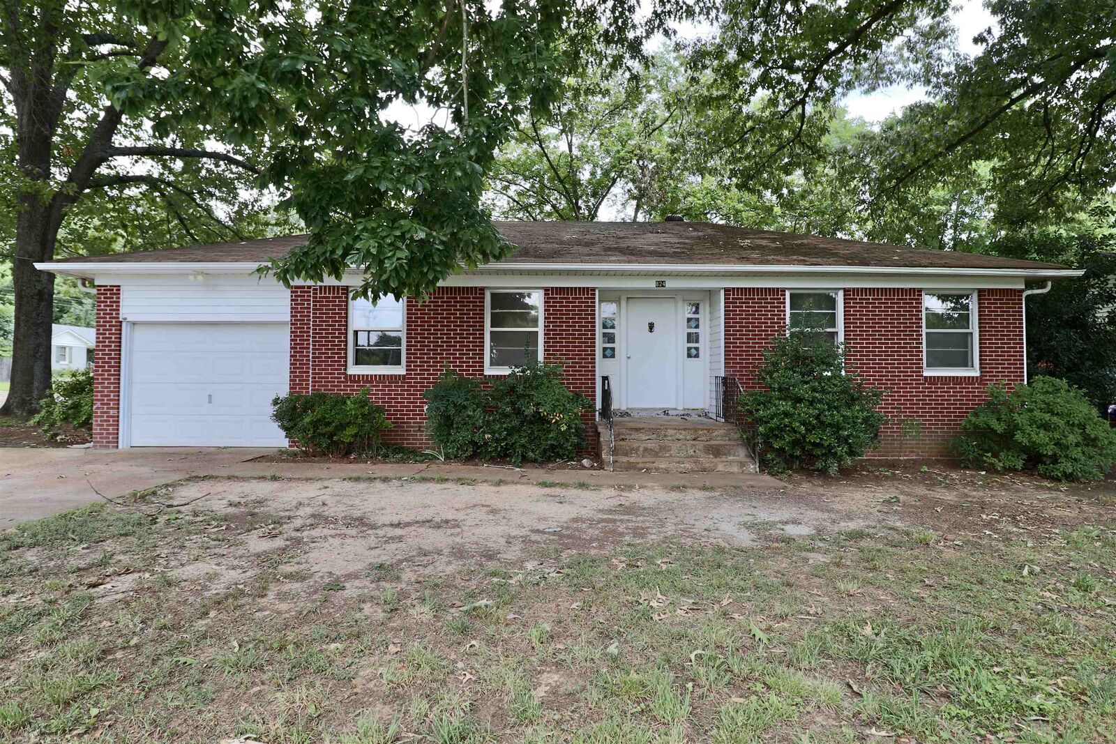 Property Photo:  824 N 30th Ave  TN 38343 