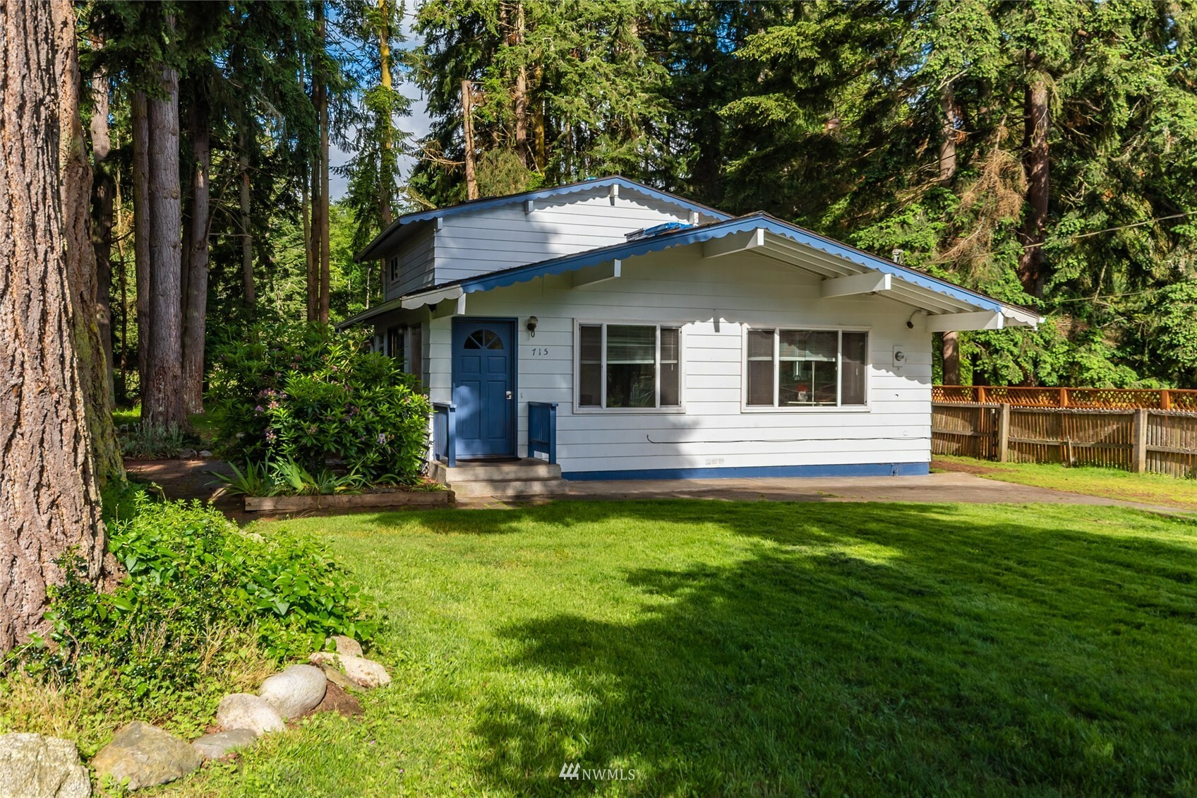 Property Photo:  715 Decker Avenue  WA 98260 