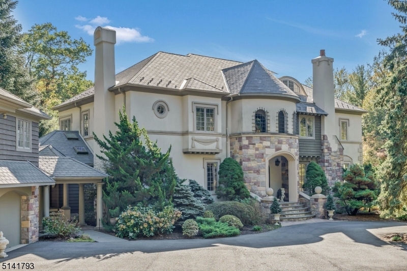Property Photo: 12 Saddle Ridge Rd NJ 07423