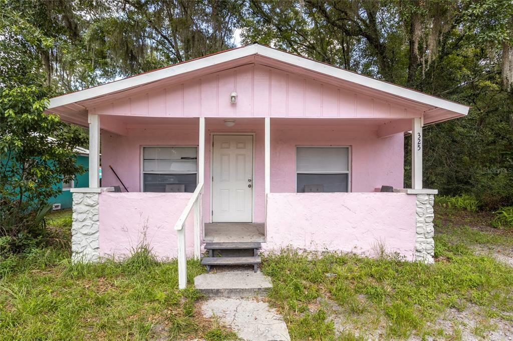 Property Photo:  325 NE 18th Street  FL 32641 