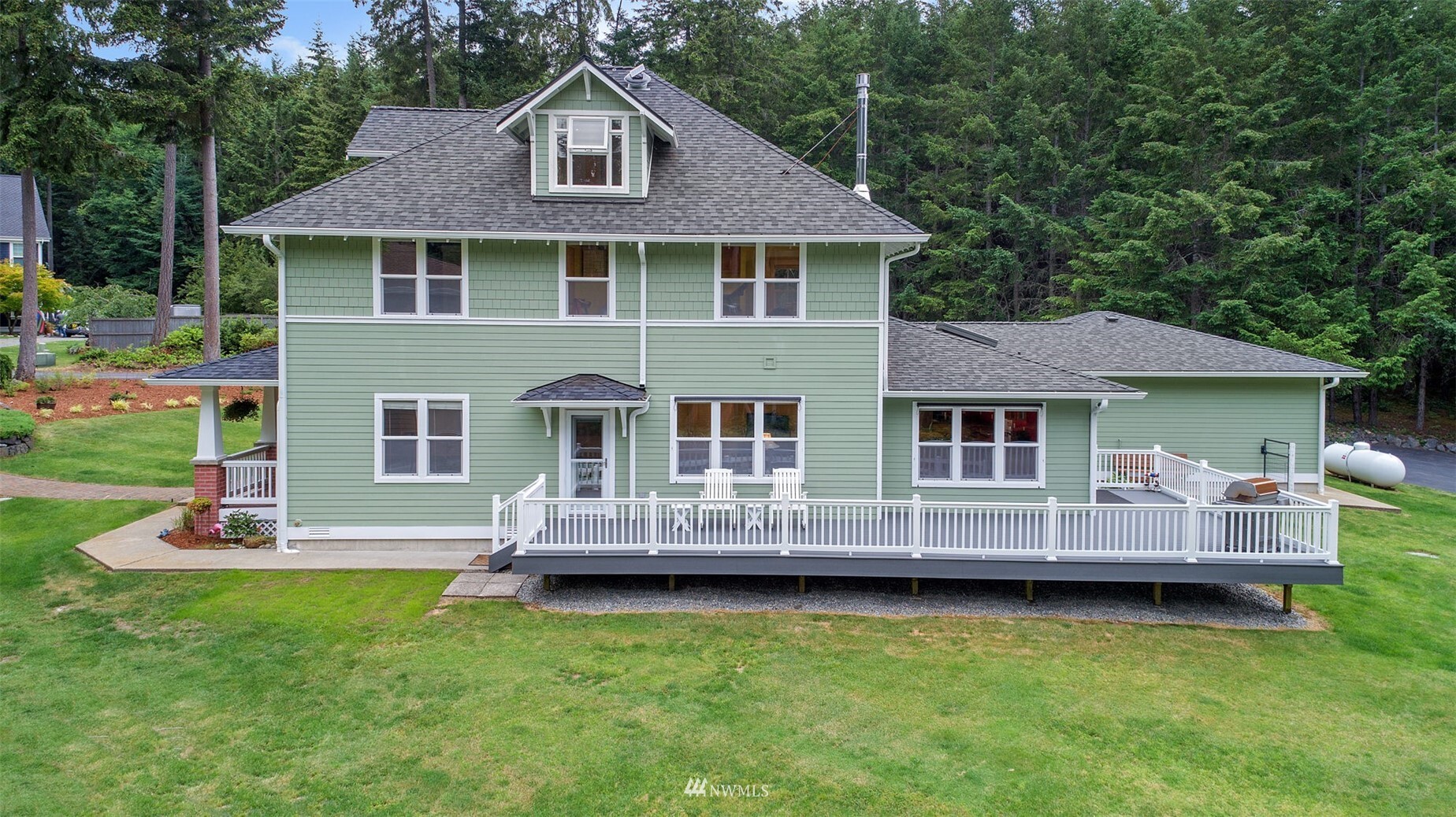 Property Photo: 1413 11th Lane WA 98333