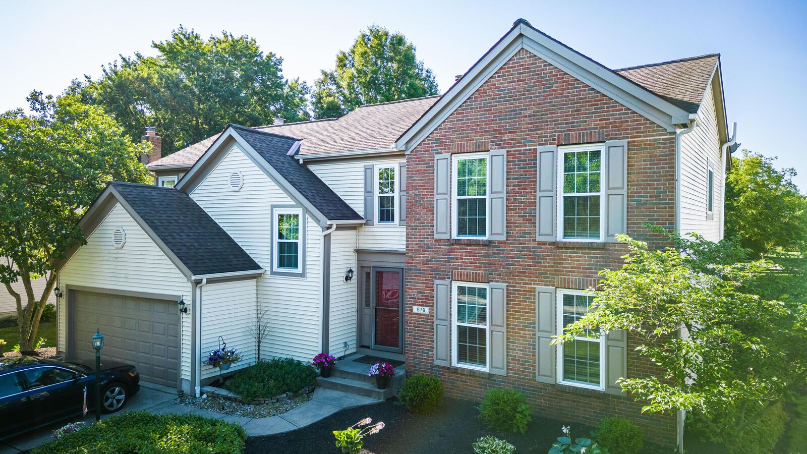 Property Photo:  879 Selkirk Way  OH 43147 