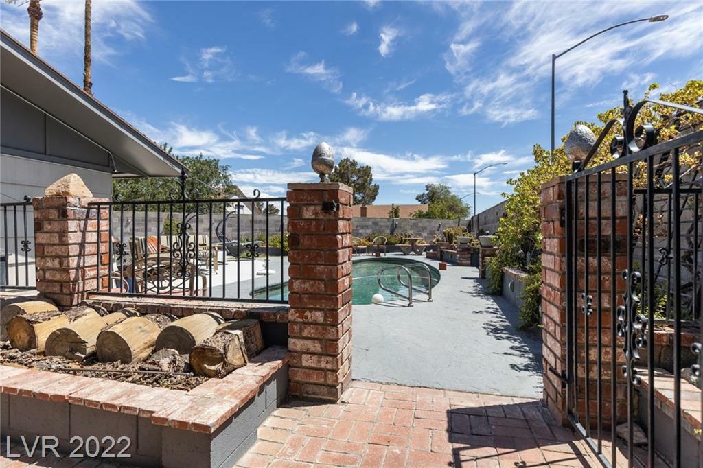 Property Photo: 6729 Oveja Circle NV 89107