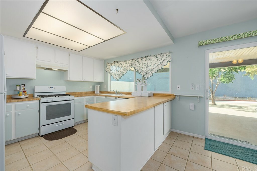 Property Photo:  321 Laguna Avenue  CA 92543 