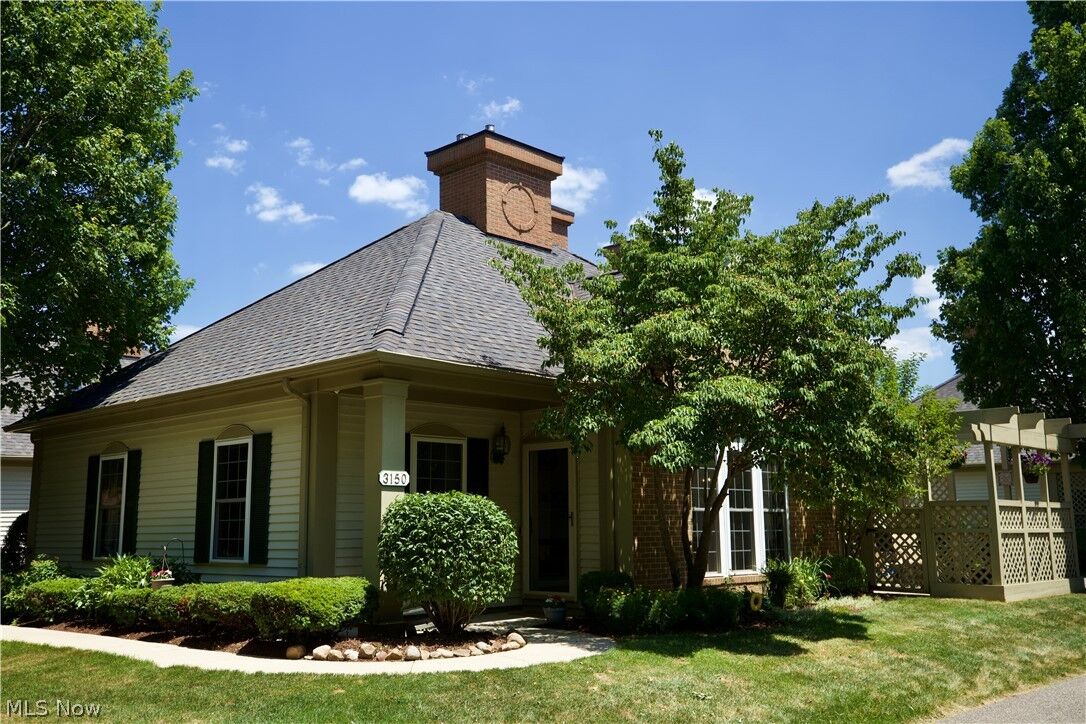 Property Photo:  3150 Village Green Drive  OH 44145 