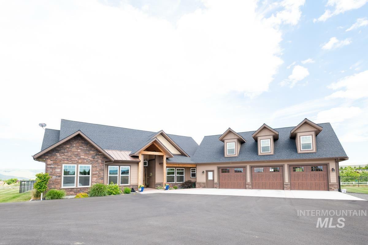 Property Photo: 6449 Hepton Ln ID 83501