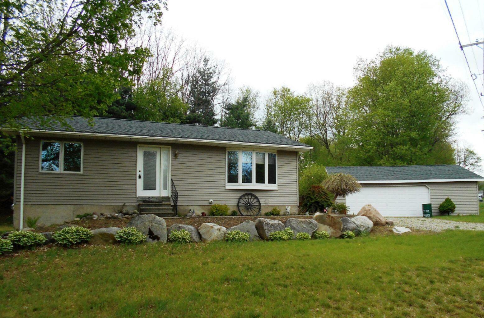 Property Photo:  1740 E Litchfield Road  MI 49250 