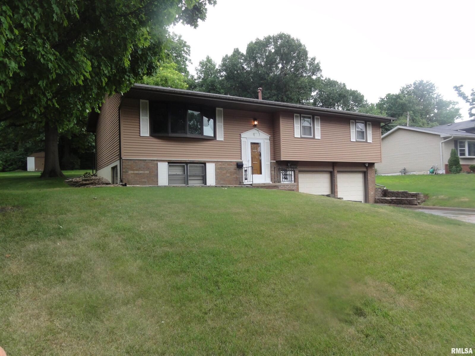 Property Photo:  1840 W Teton Drive  IL 61614 