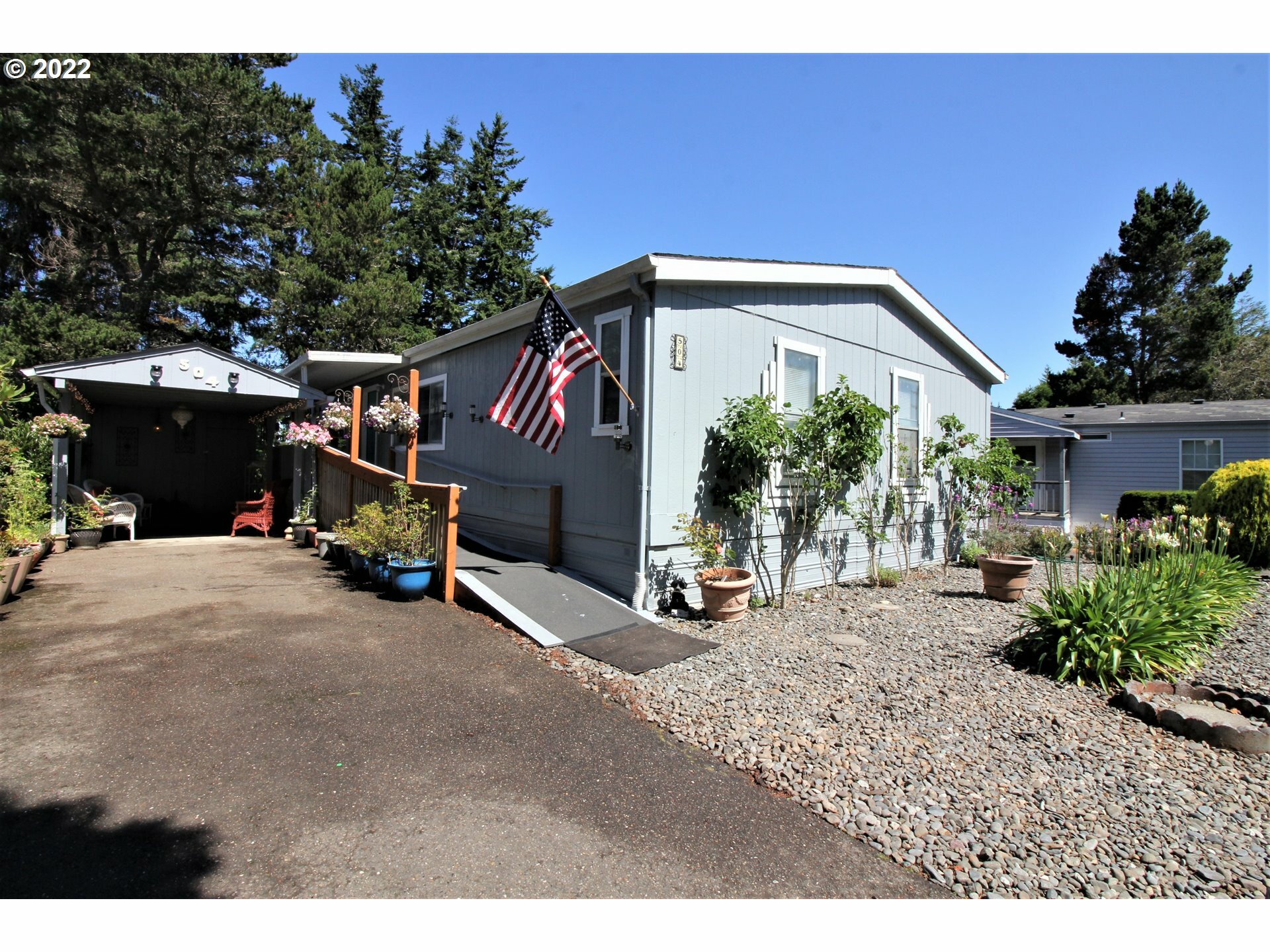 Property Photo: 504 Puerto Vista Dr OR 97420