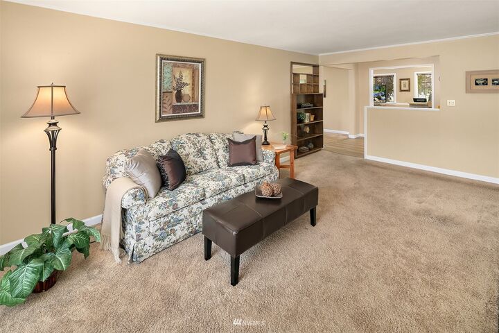 Property Photo:  21709 82nd Avenue W  WA 98026 