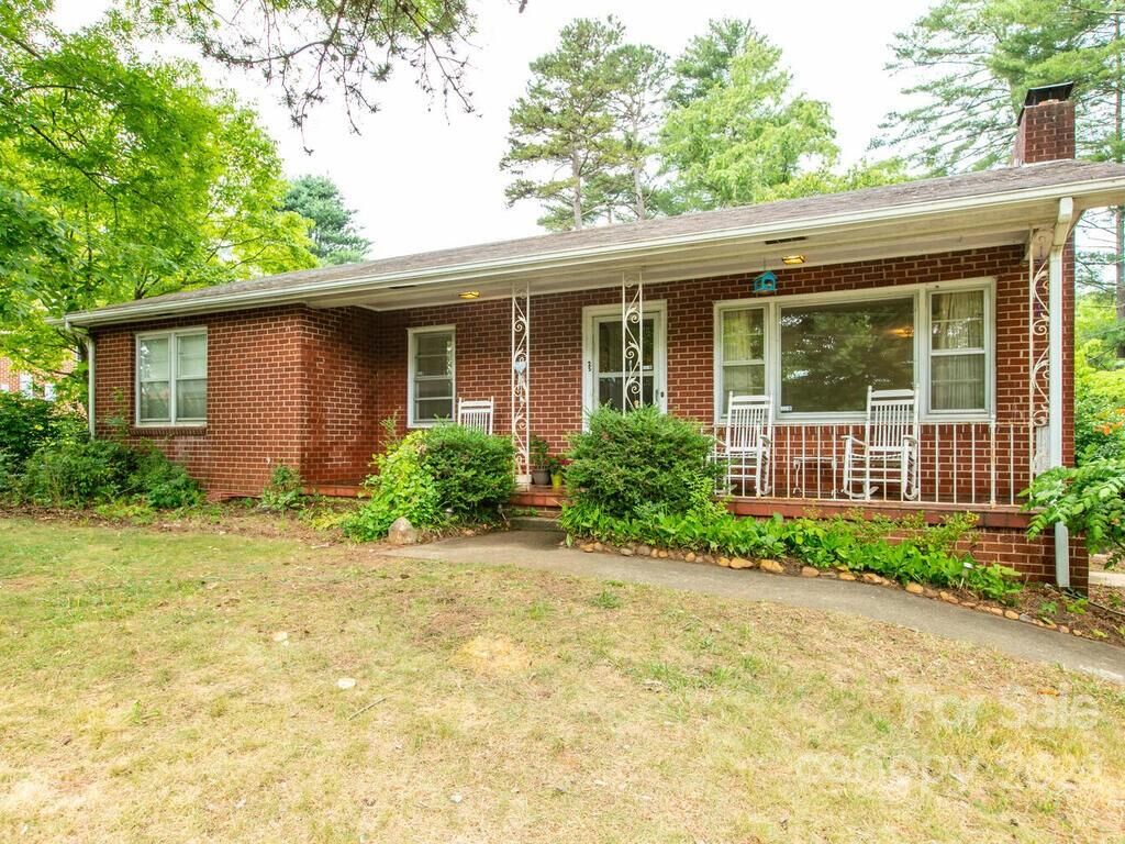 Property Photo:  25 S Bear Creek Road  NC 28806 