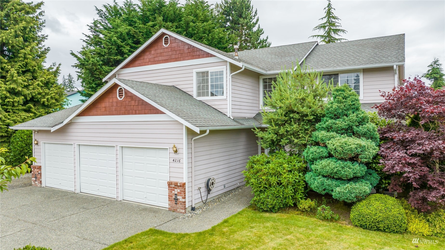 Property Photo: 4216 172nd Street SW WA 98037