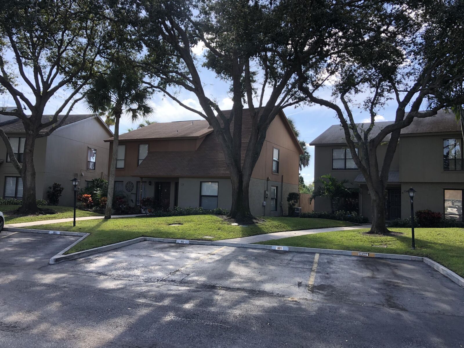 Property Photo:  803 Sandtree Drive  FL 33403 