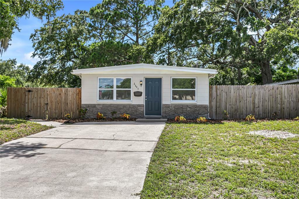 Property Photo:  2547 35th Street S  FL 33711 