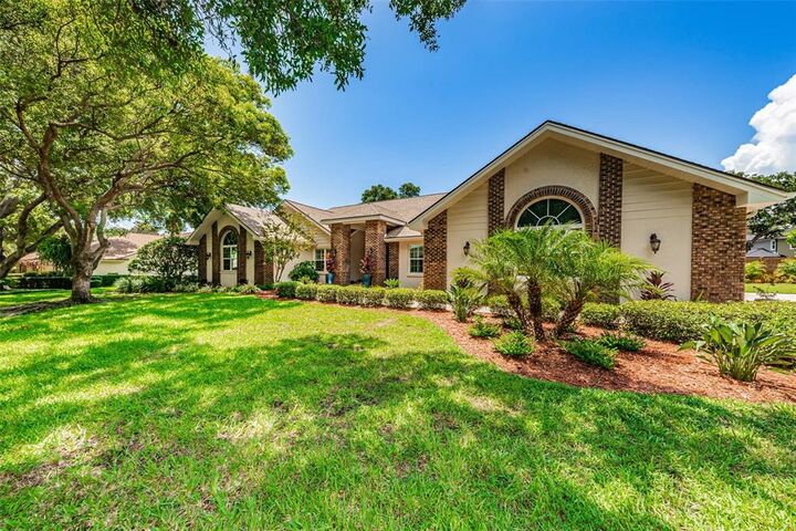 Property Photo:  2907 Chancery Lane  FL 33759 