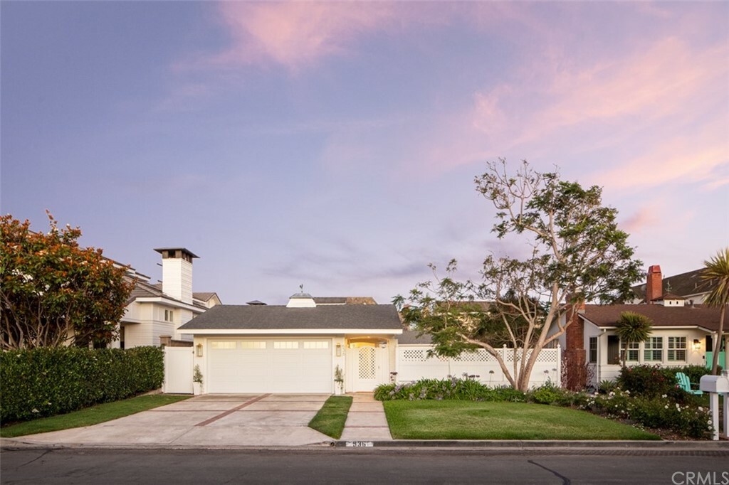 Property Photo:  536 San Bernardino Avenue  CA 92663 