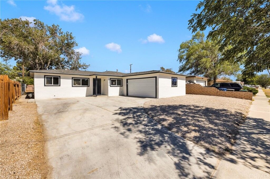 Property Photo: 44914 Rodin Avenue CA 93535