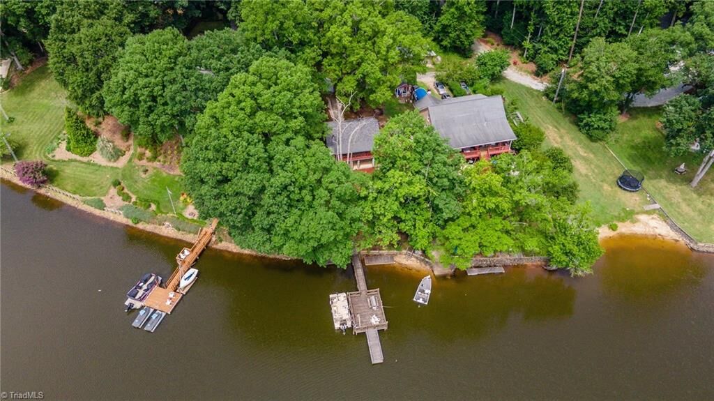 Property Photo: 425 Shore Acres Road NC 28146