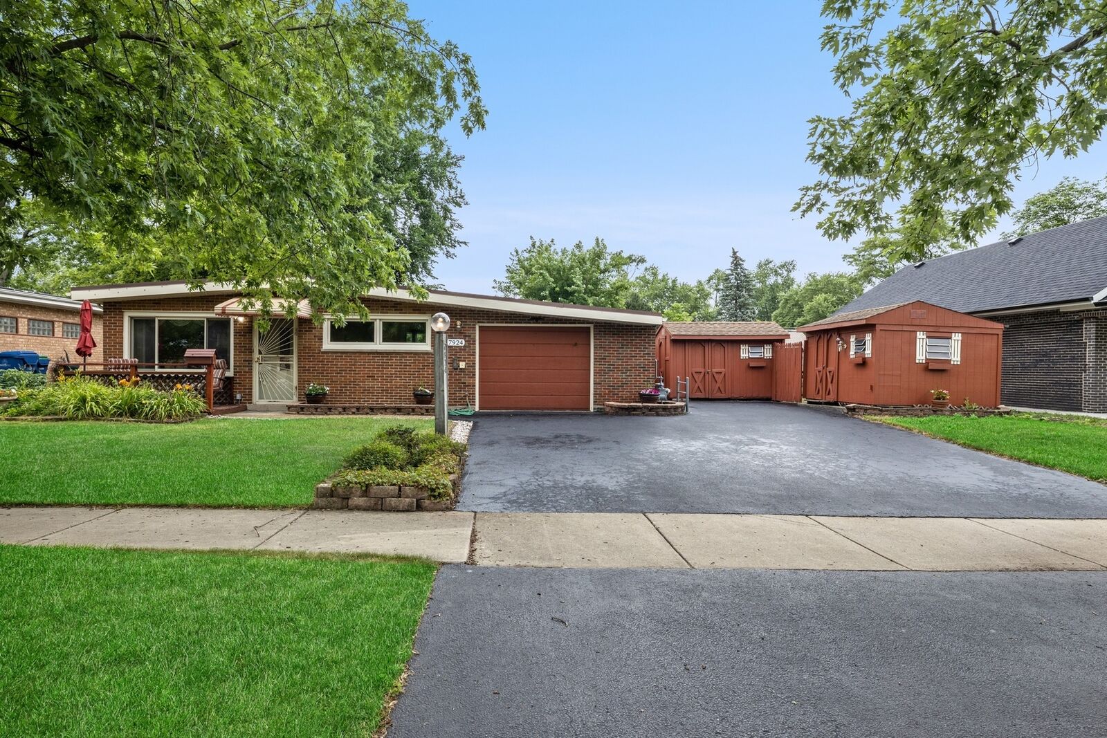 Property Photo:  7924 W 98th Street  IL 60457 