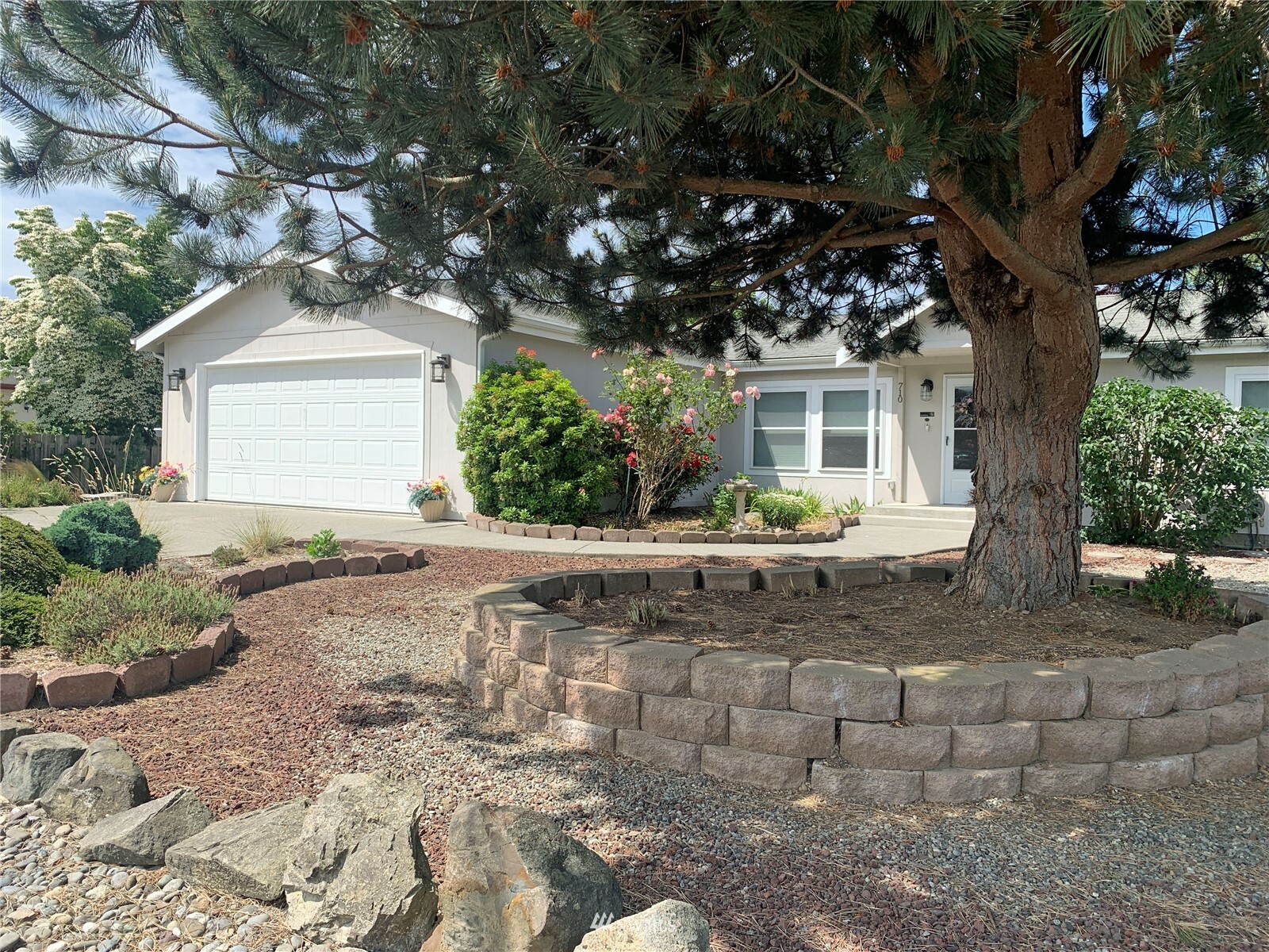 Property Photo:  710 W Fir Street  WA 98382 