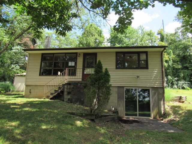 Property Photo: 1410 Brownfield Road PA 15416