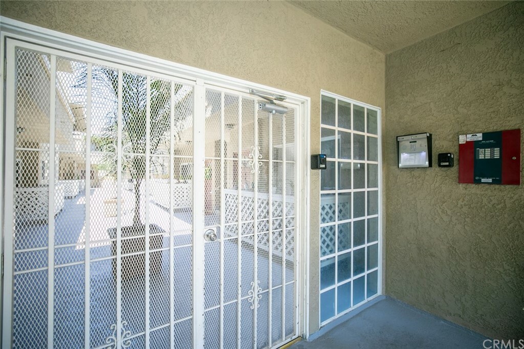 Property Photo:  620 N 6th Street H  CA 91501 