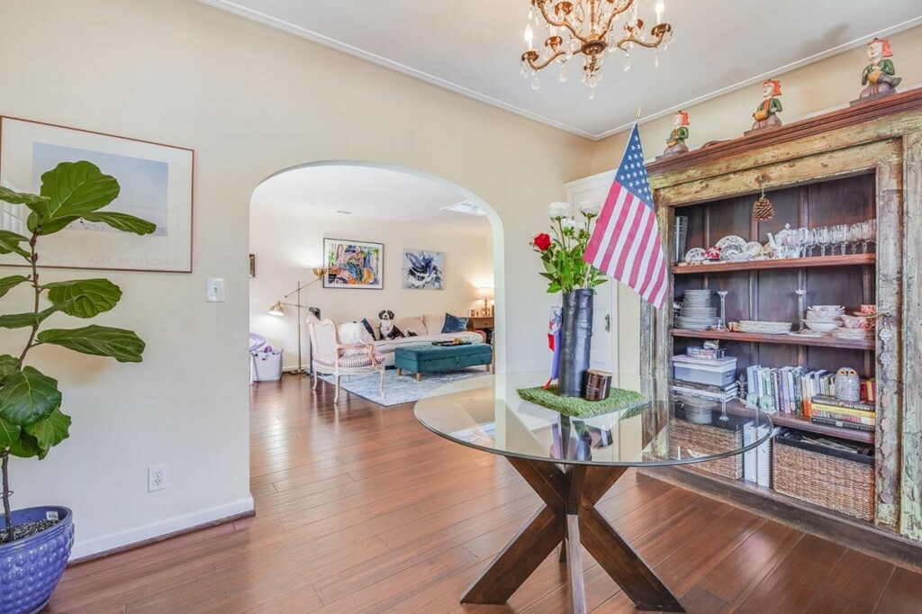 Property Photo:  