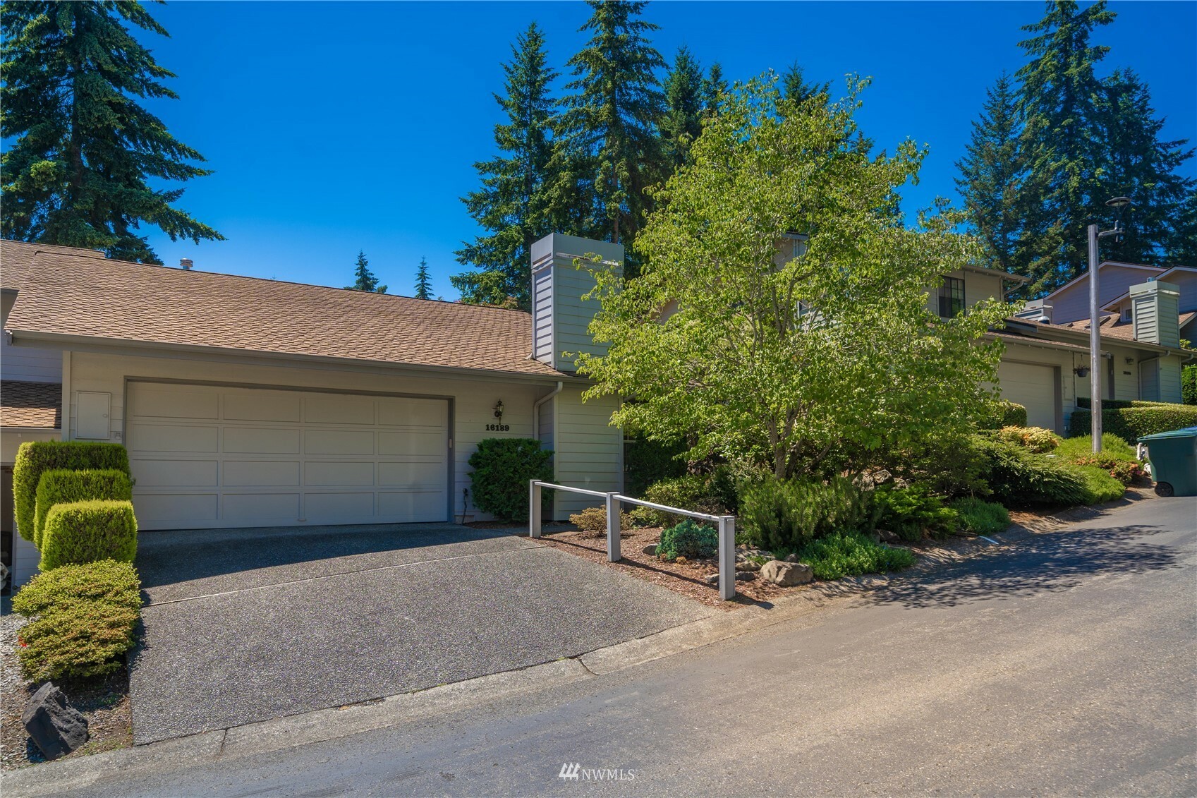 Property Photo:  16189 SE 33rd Circle  WA 98008 