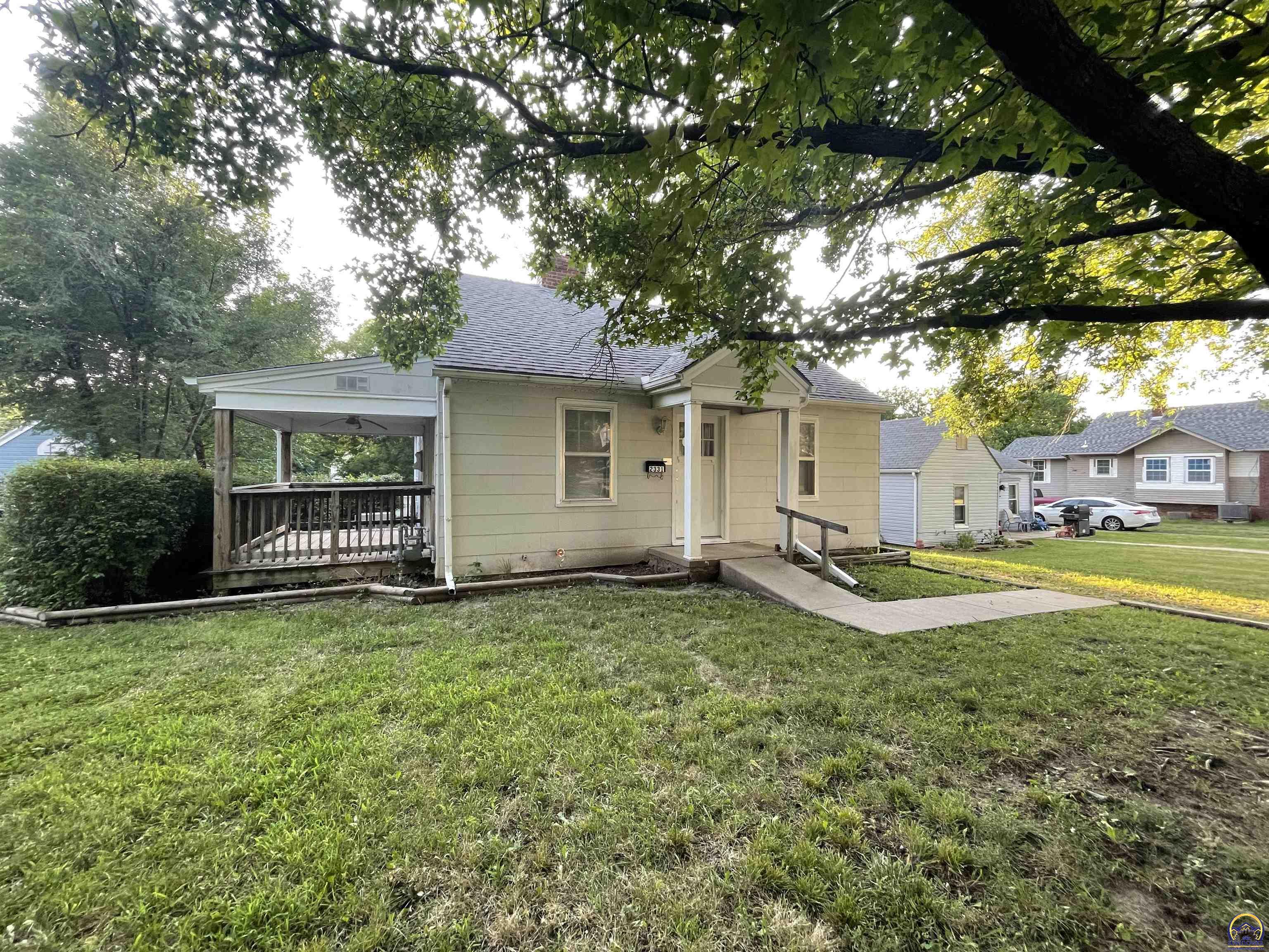 Property Photo: 2331 SE Ohio Ave KS 66605