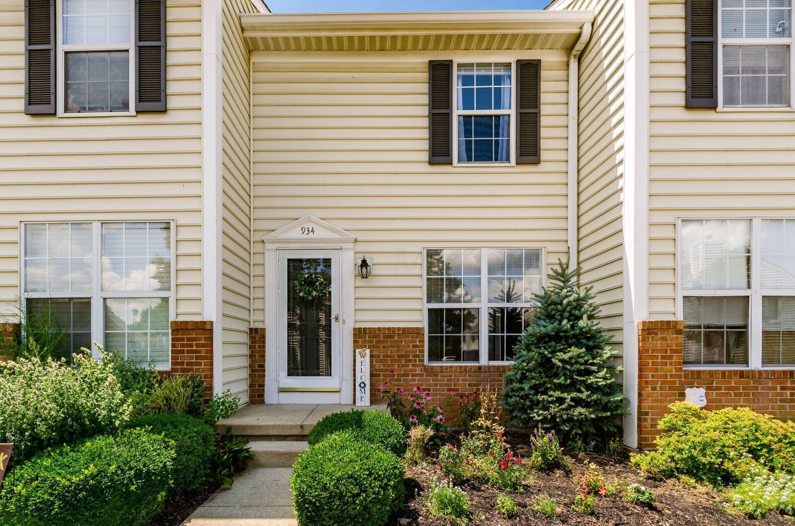 Property Photo:  934 Charleston Way Drive  OH 43081 