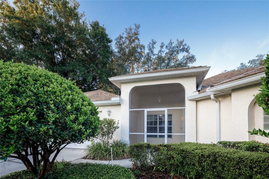Property Photo: 2762 Golf Lake Drive FL 33566