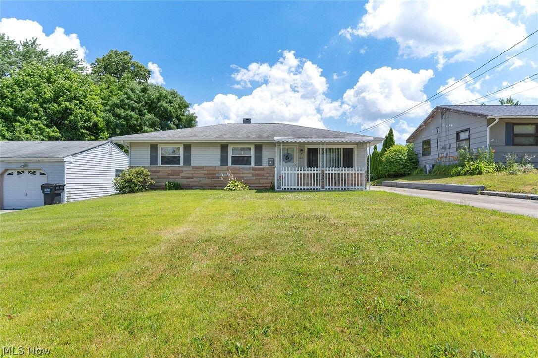 Property Photo: 121 N Yorkshire Boulevard OH 44515