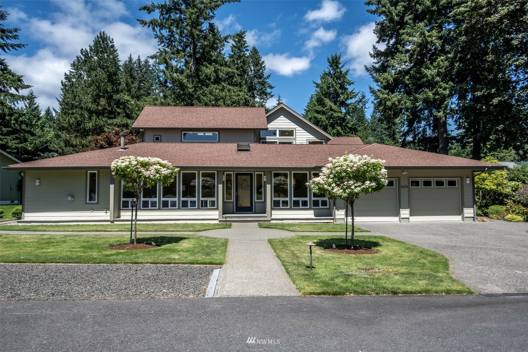 Property Photo:  1604 Robin Lane NW  WA 98502 