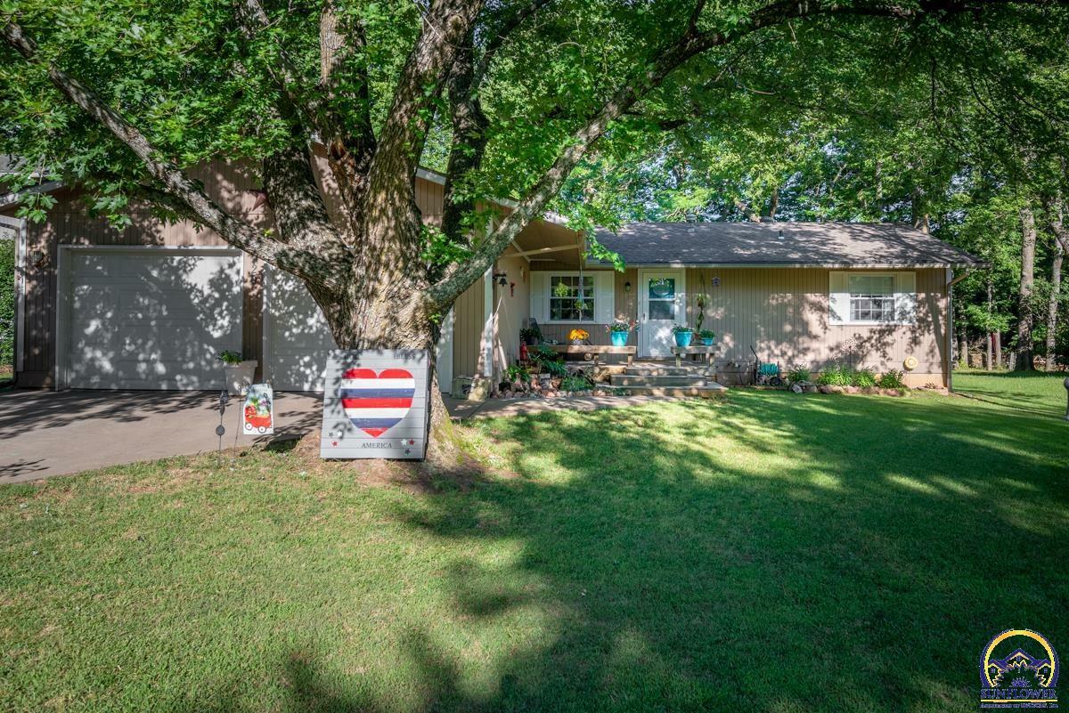 Property Photo:  920 N School Ct  KS 66402 