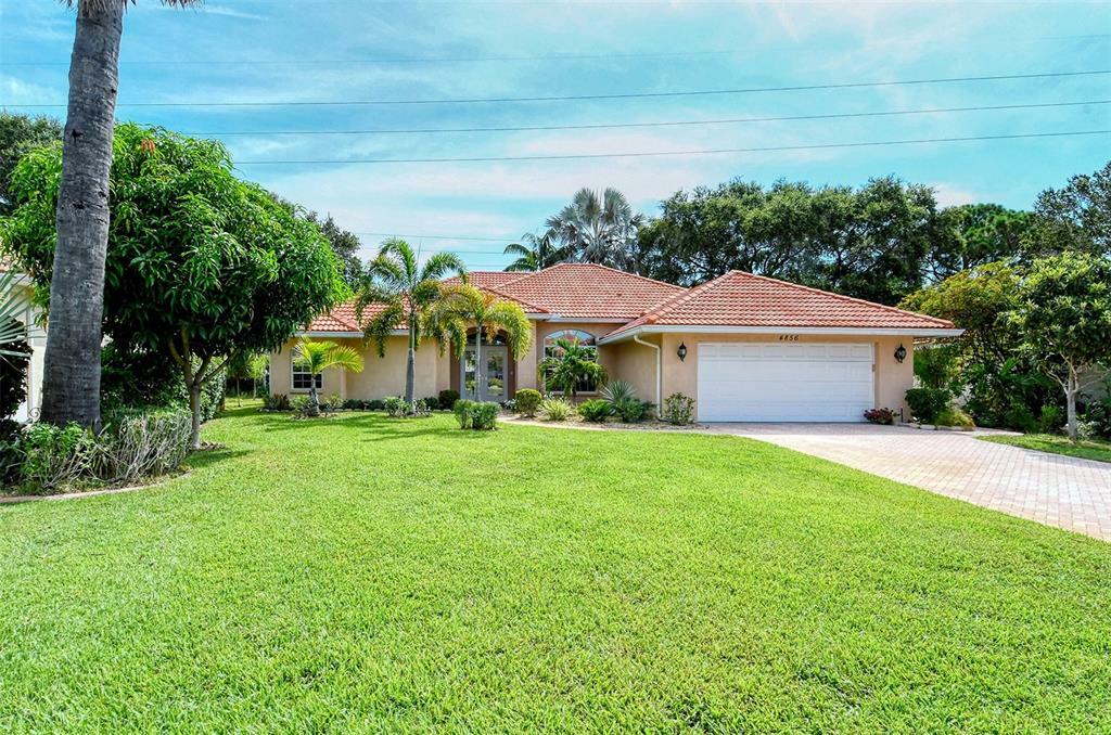 Property Photo:  4856 Jacaranda Heights Drive  FL 34293 