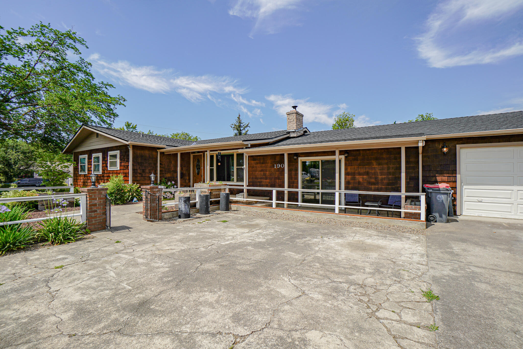 Property Photo: 1903 Brookhurst Street OR 97504