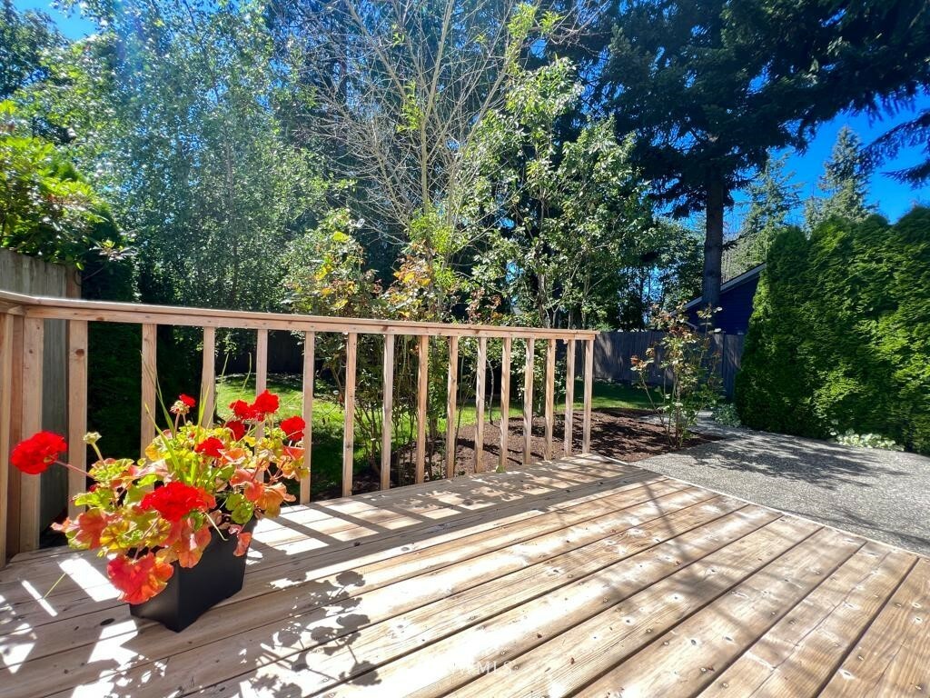 Property Photo:  14124 Serene Way A,B  WA 98087 