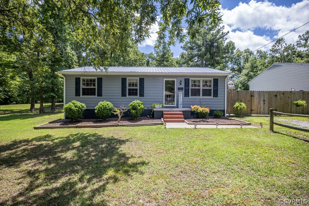 Property Photo:  401 Tunstall Avenue  VA 23824 