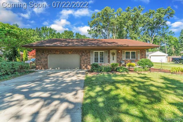 Property Photo:  20325  Parker Street  MI 48152 