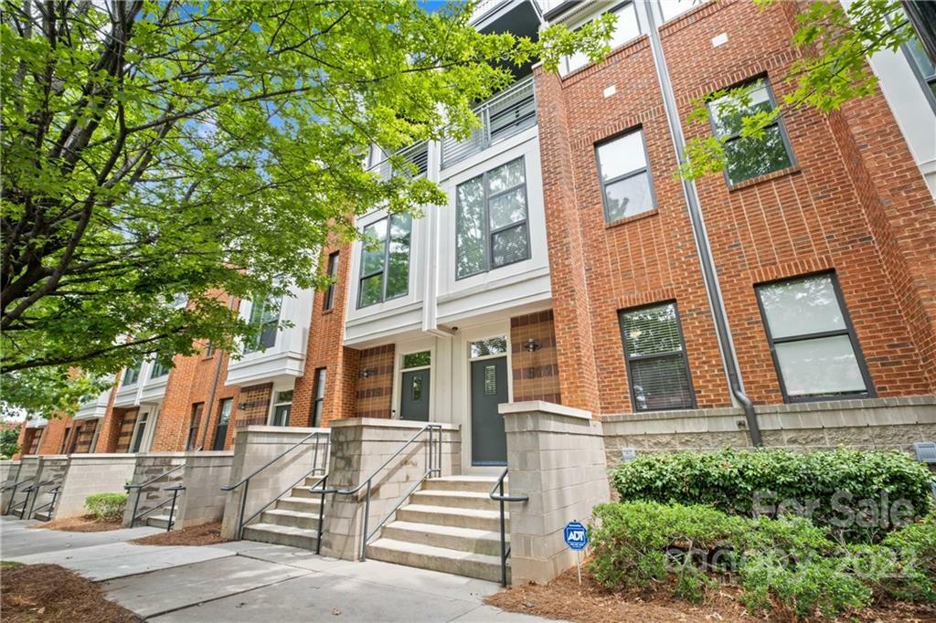 Property Photo: 522 N McDowell Street 108 NC 28204