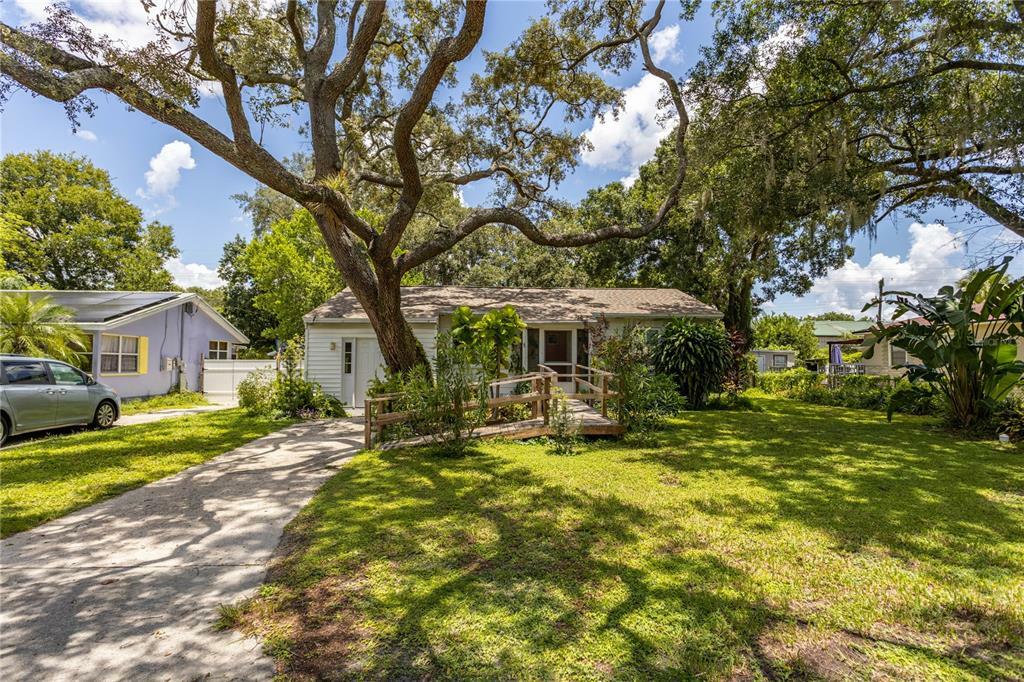 Property Photo:  505 W Juneau Street  FL 33604 