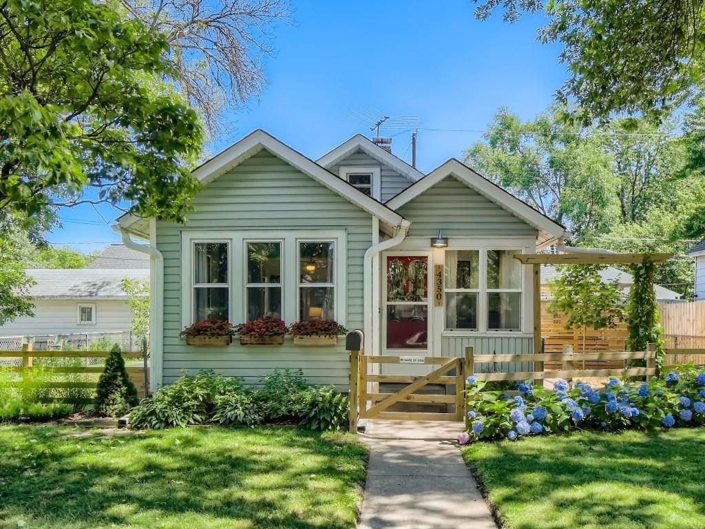 Property Photo:  4350 Knox Avenue N  MN 55412 
