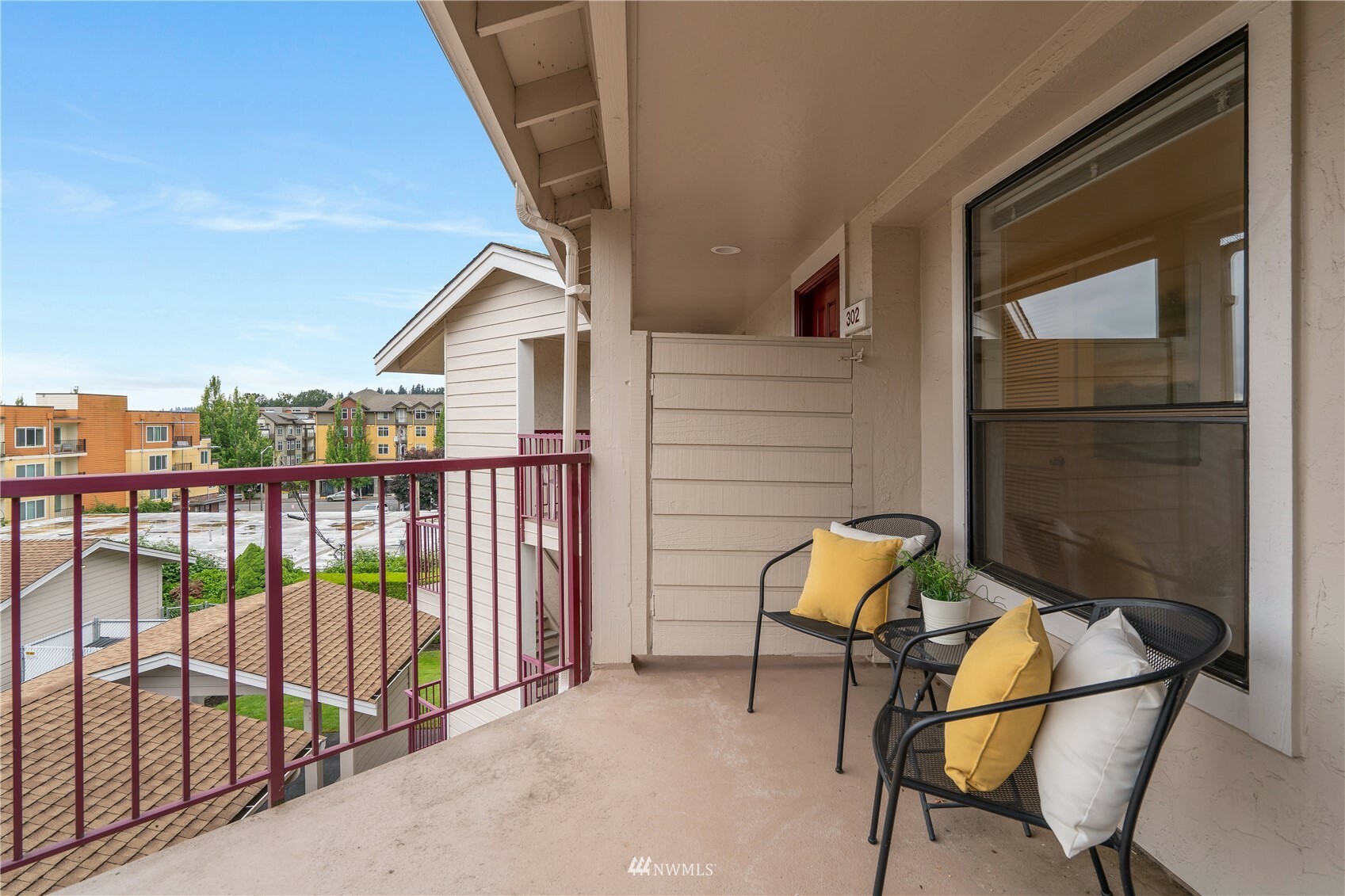 Property Photo:  9910 NE 119th Street 302  WA 98034 