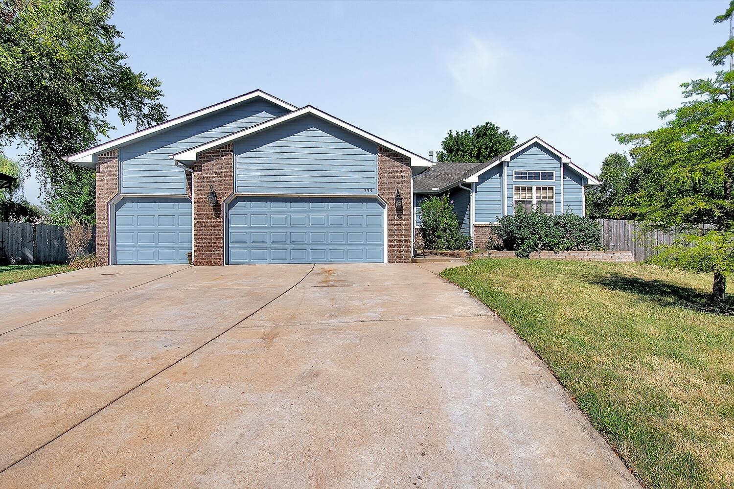 Property Photo:  335 S Limuel Ct  KS 67235-2020 