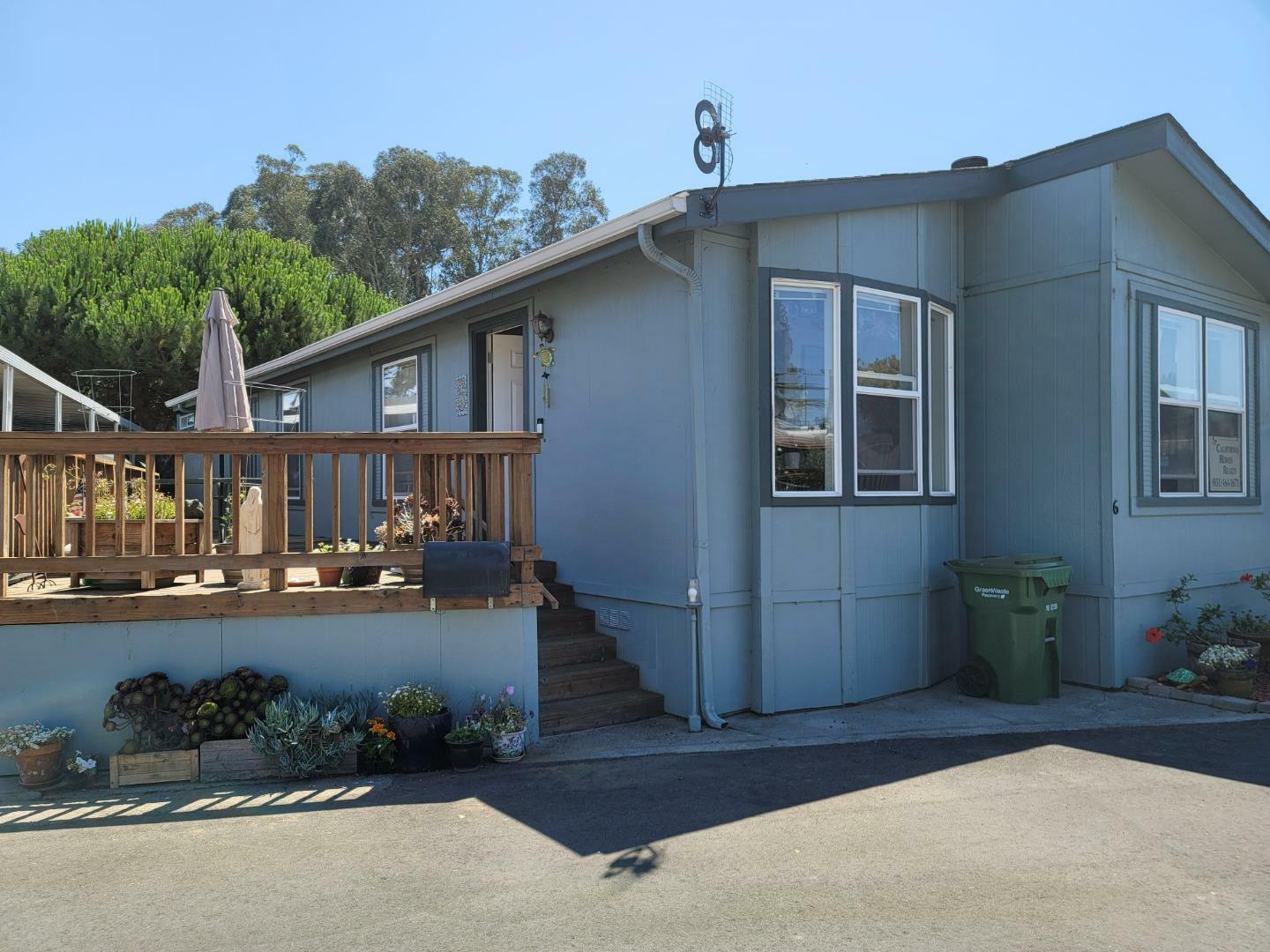 Property Photo:  2546 Capitola Rd 6  CA 95062 