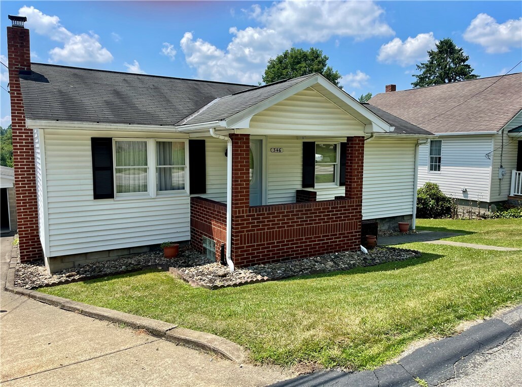 Property Photo: 346 Rocktown Rd PA 15688