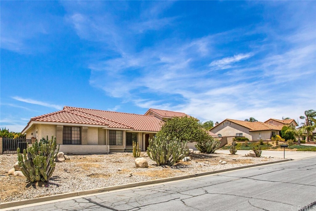 Property Photo:  11161 Aldren Court  CA 92555 