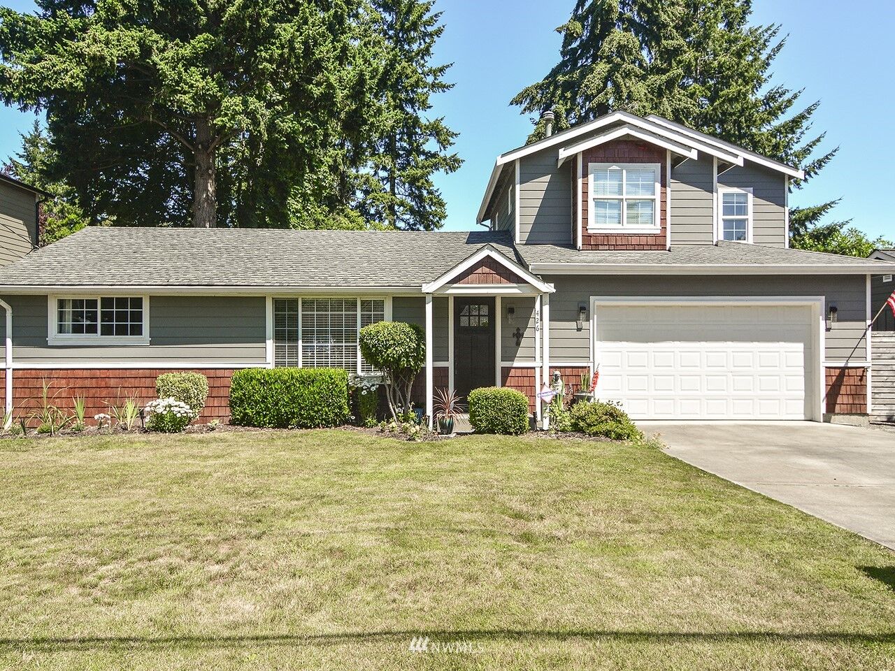 Property Photo: 426 SW 200th Street WA 98166